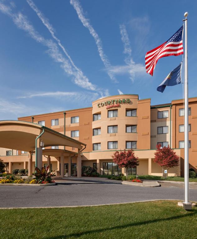 Courtyard by Marriott Harrisburg Hershey Main image 1